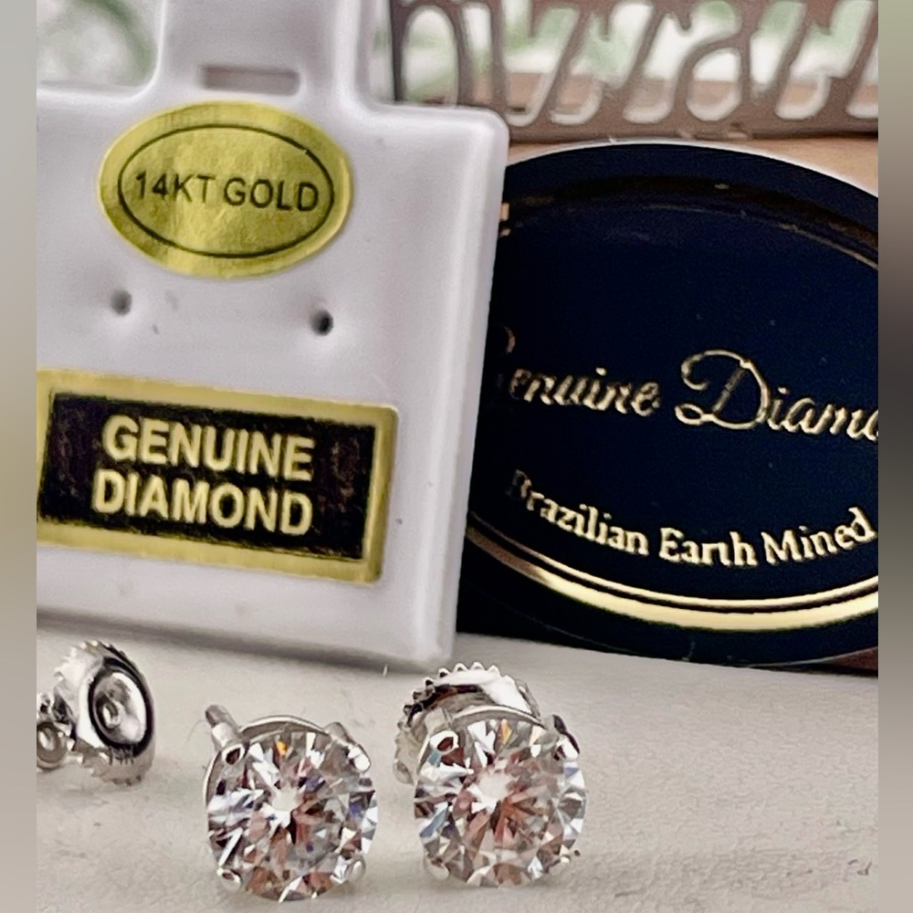 14K w/screws 1ct Diamond Pair. .50ct each 1/2ct each white Gold - Picture 3 of 12